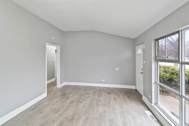 Building Photo - 1531 Freeland Ave