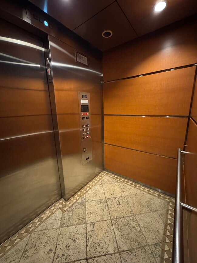 Building Photo - 1845 Beloit Ave