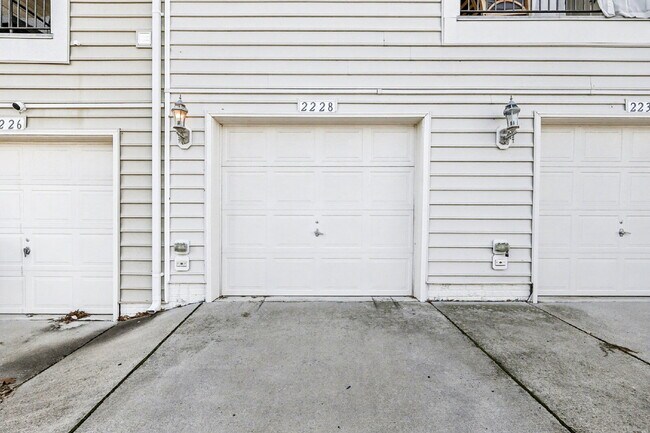 Building Photo - Welcome Home!!