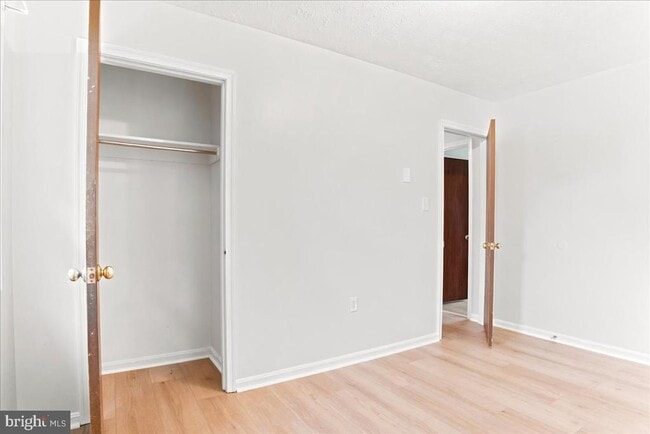 Building Photo - 102 Linwood Ct