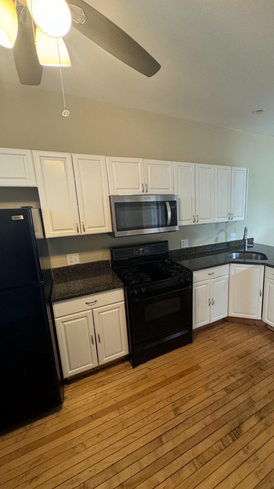 Building Photo - 3410 W Walnut St