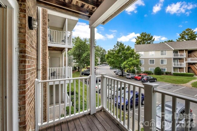 Building Photo - 9531 University Terrace Dr