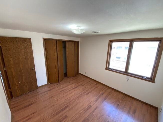 Building Photo - 55th Street