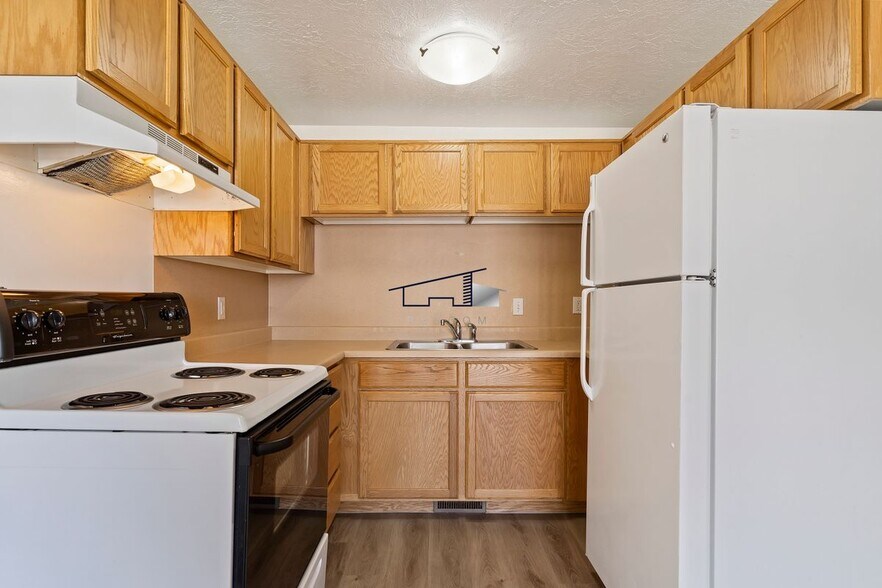 Building Photo - 4850 S 350 E