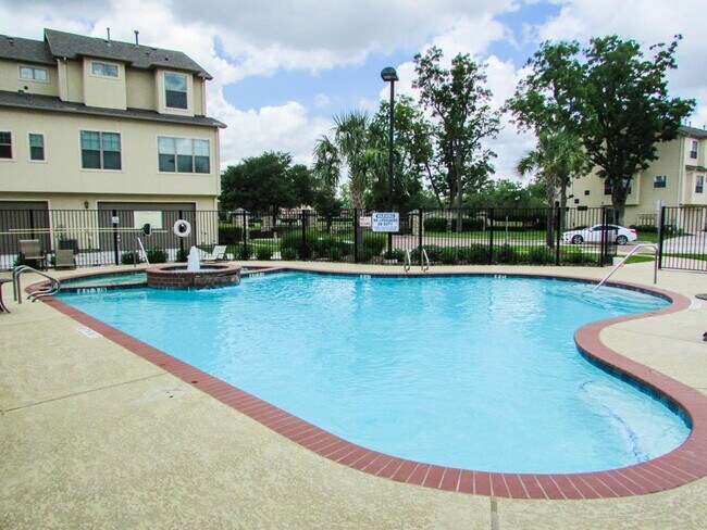 Building Photo - 14562 San Pietro Dr