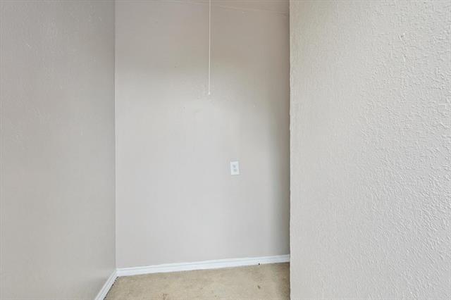 Building Photo - 9805 Walnut St