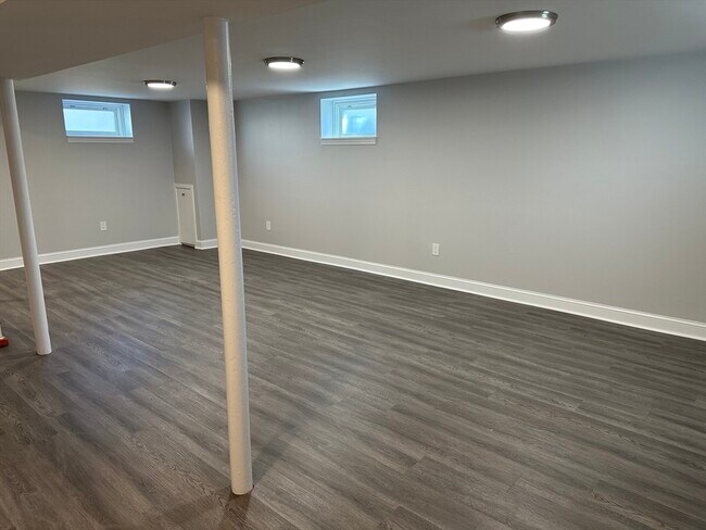 Building Photo - 35 Trapelo Rd