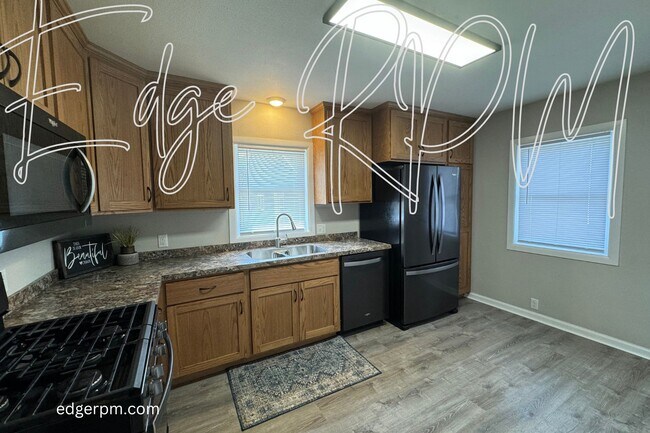 updated kitchen - 708 Minnesota St