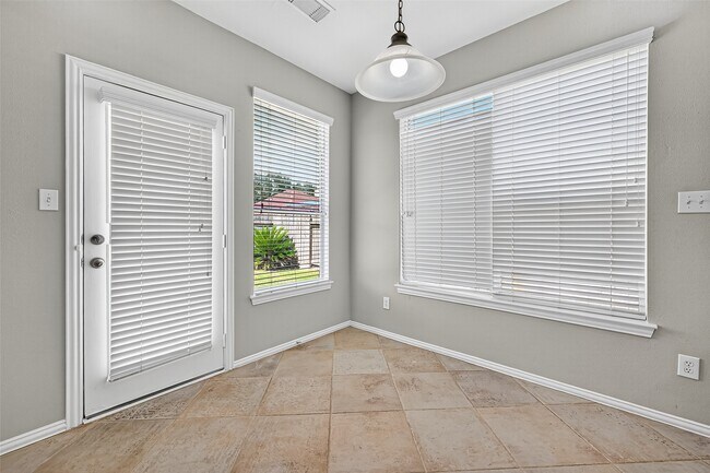 Building Photo - 4815 Claymill Ct