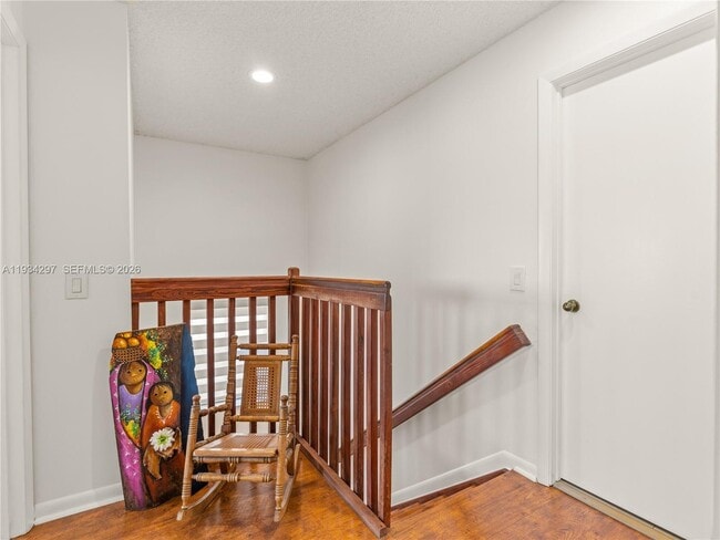 Building Photo - 1433 Presidio Dr