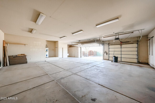 Building Photo - 15225 W Frontier Dr