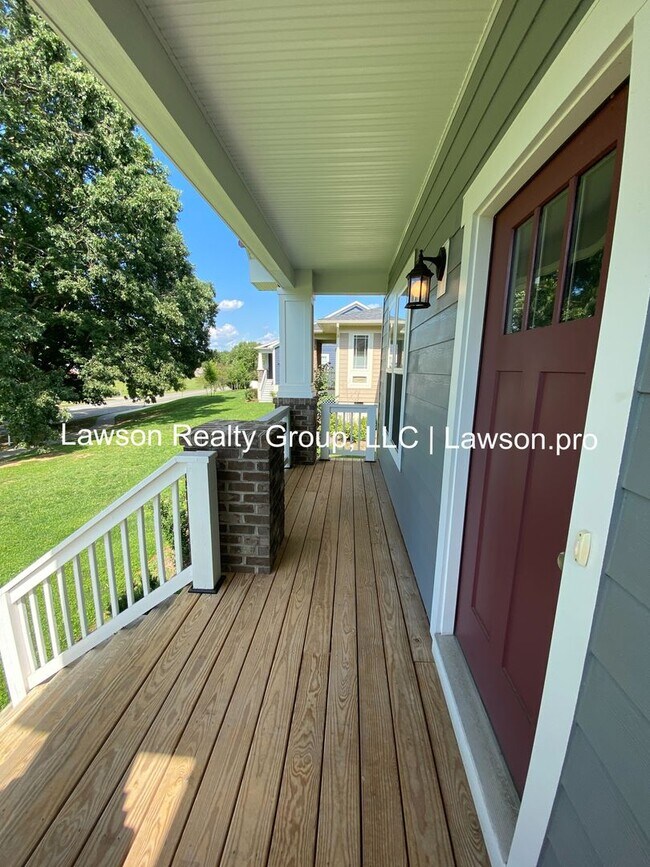 Building Photo - Craftsman Style One Level Living in Southw...