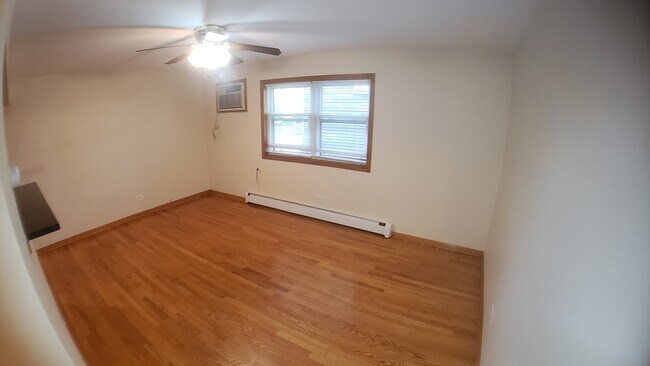 Building Photo - 1124 Dunlop Ave