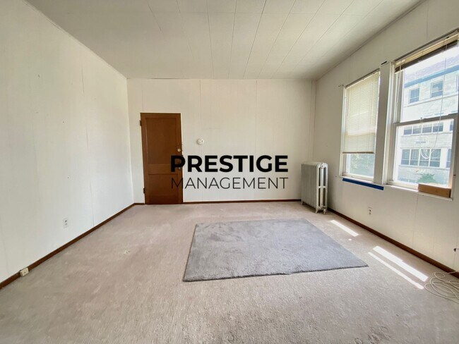 Building Photo - Spacious 2 Bedroom Apartment in Whiting