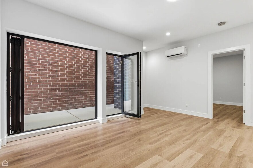 Building Photo - 1924 W Grand Ave