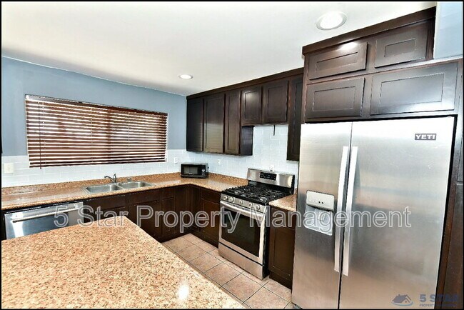 Building Photo - 6372 Franklin Ridge Dr