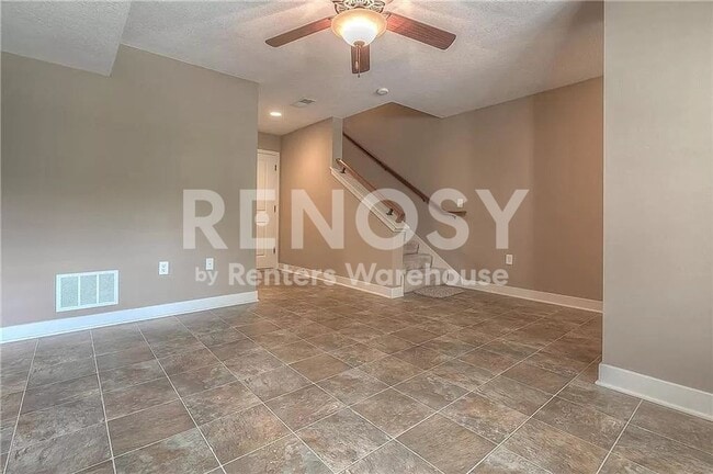 Building Photo - 3 Bedroom / 3.5 Bath Townhouse Near KU MED -  Available in August