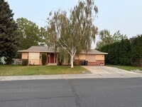 Building Photo - 2137 S Belair Dr