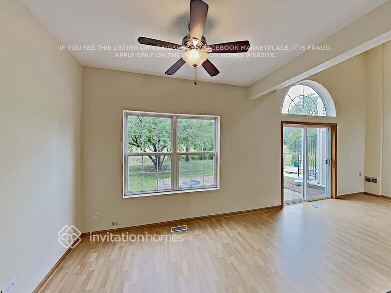 Building Photo - 2411 Oak Tree Ln