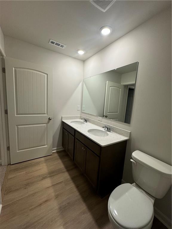 Building Photo - 32 Berryville Dr