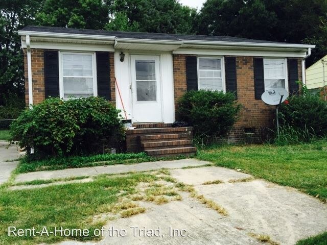Primary Photo - 3 br, 1 bath House - 1316 W. Meadowview