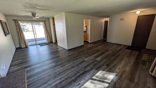 Building Photo - 801 Barksdale Ave