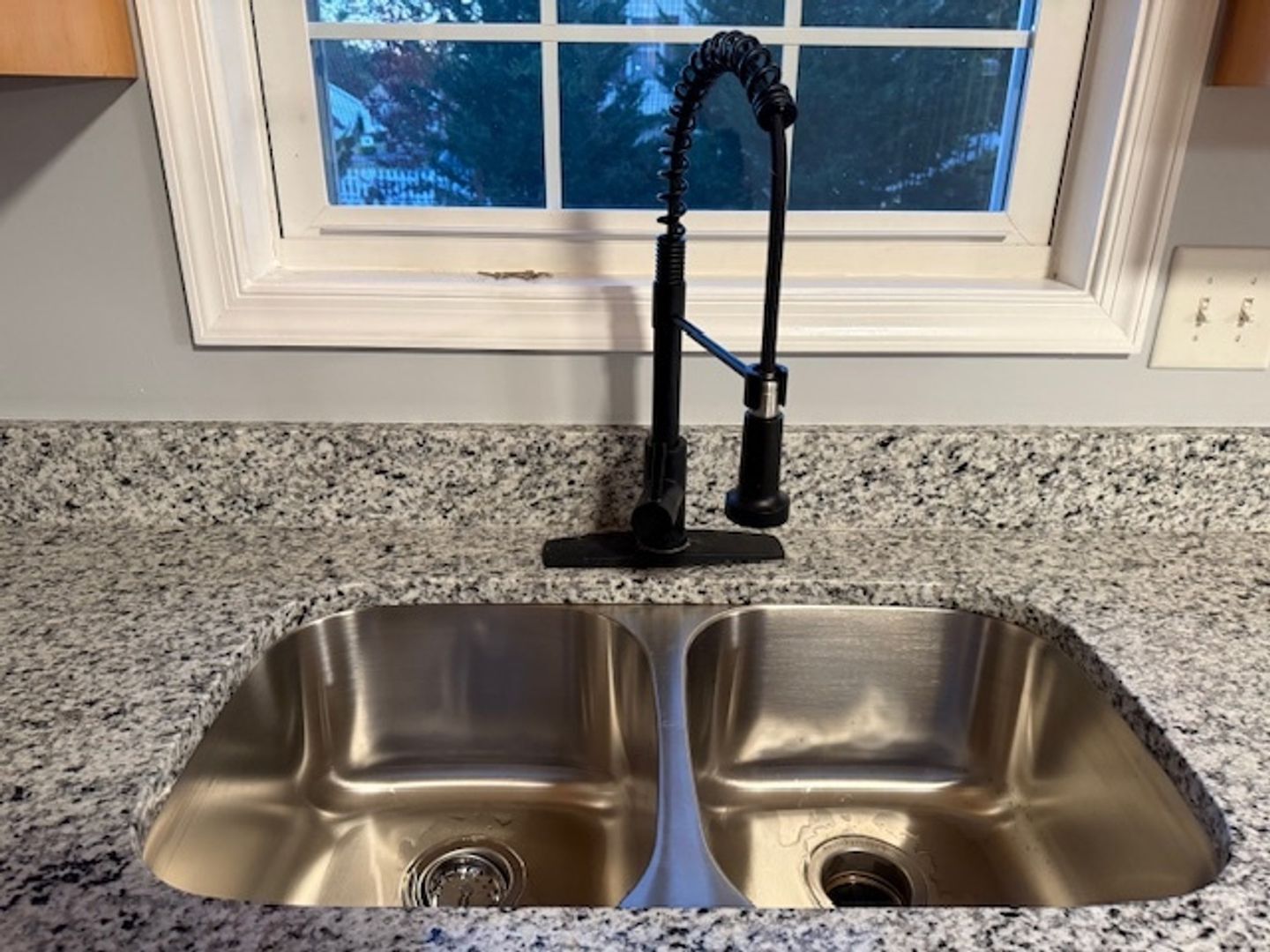 Building Photo - 199 Basin Dr