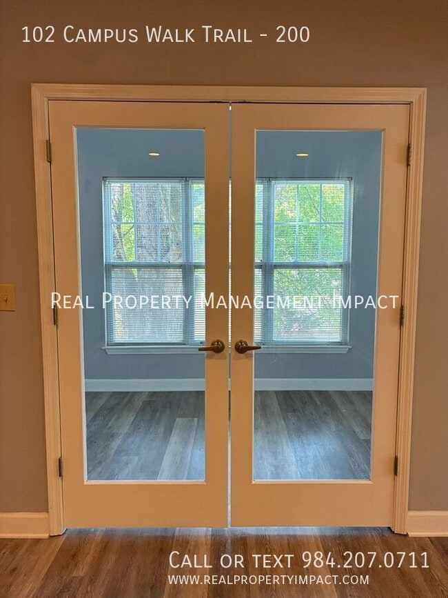 Building Photo - 102 Campus Walk Trl