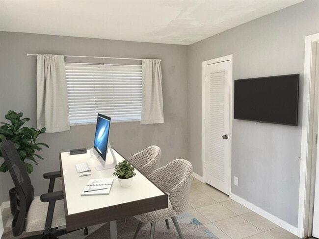 Building Photo - 6210 NE 21st Rd