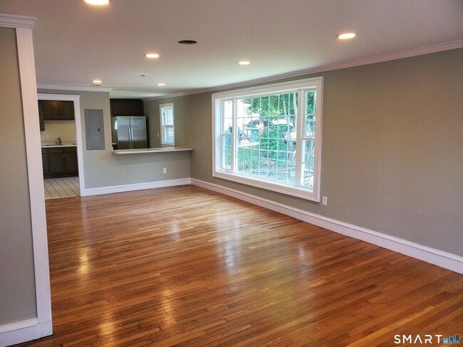 Building Photo - 31 Bellevue St