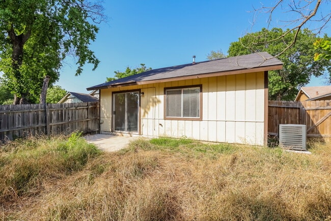 Building Photo - 16419 Spruce Leaf St