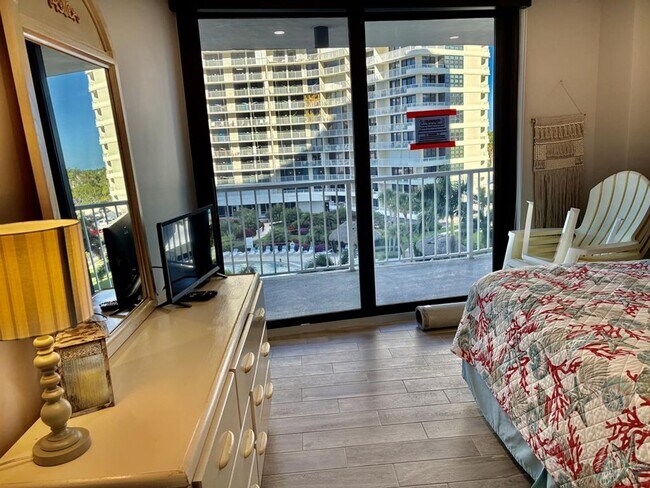 Building Photo - South Seas