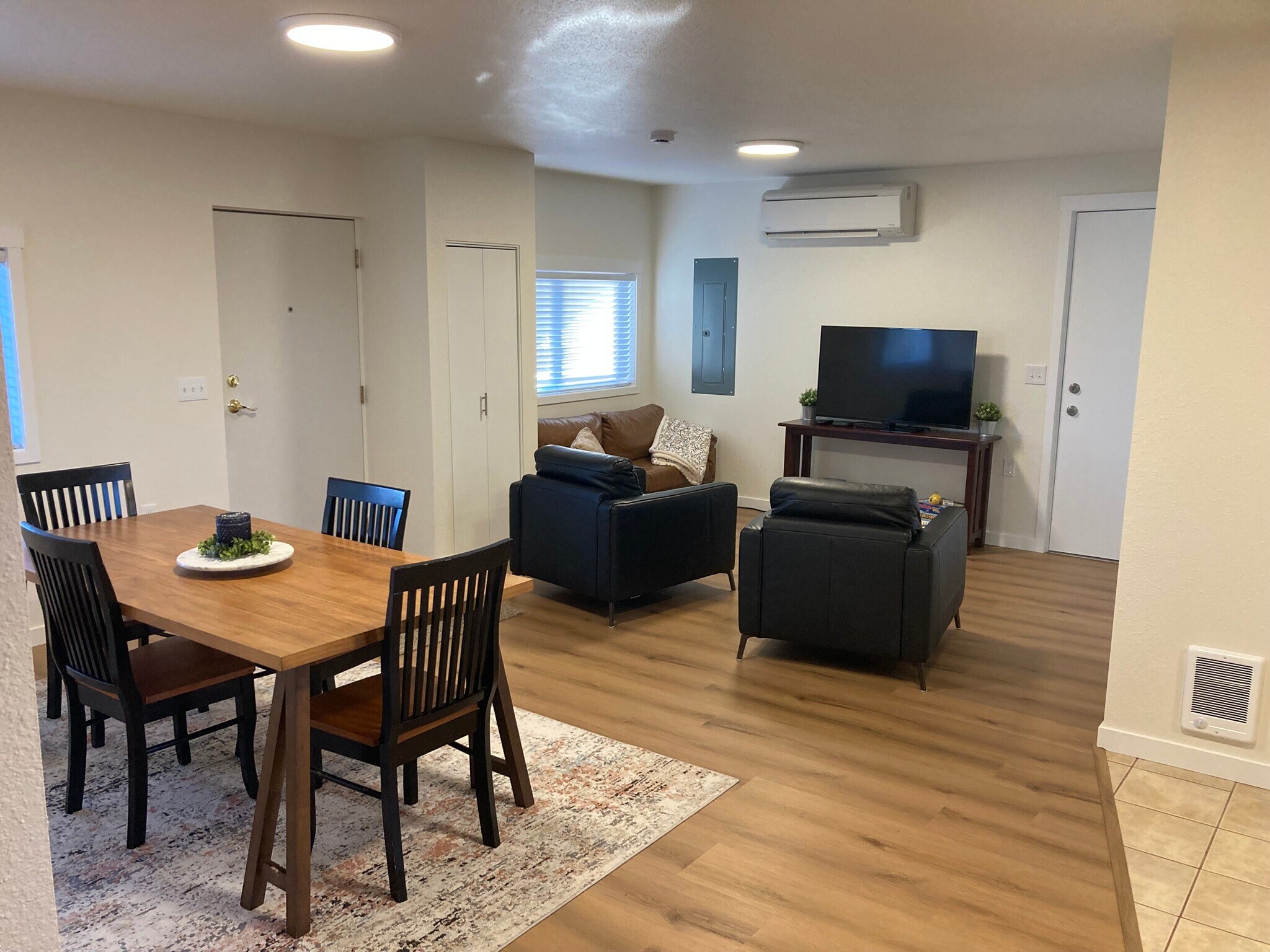 Building Photo - 14275 Avon Allen Rd