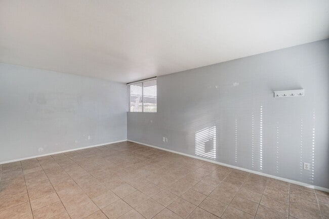 Building Photo - Ready to View Now! Arcadia Lite - 2 bedroom/1 Bath- Adorable Condo and Community-W/T/S are included!