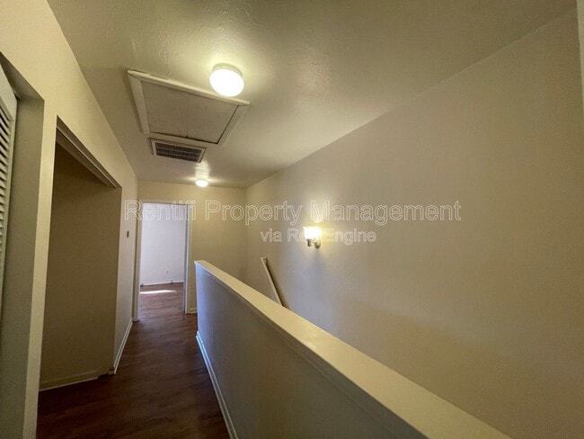 Building Photo - 2131 Crystal Dr