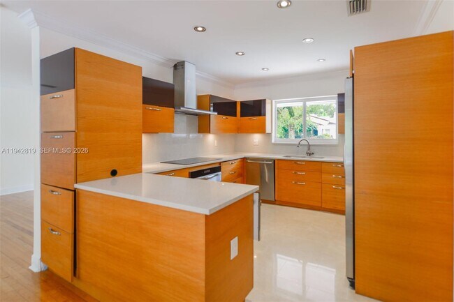 Building Photo - 911 Mariana Ave