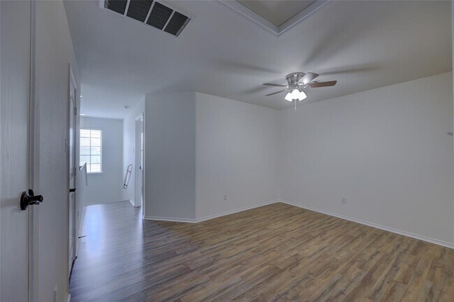 Building Photo - 841 Water Hyacinth Loop