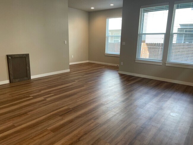 Building Photo - NEWLY BUILT 3 BED/2 BATH OPEN CONCEPT HOME...