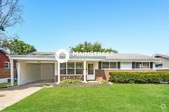 Building Photo - 9839 Monarch Dr