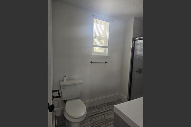 Building Photo - 304 Wood St