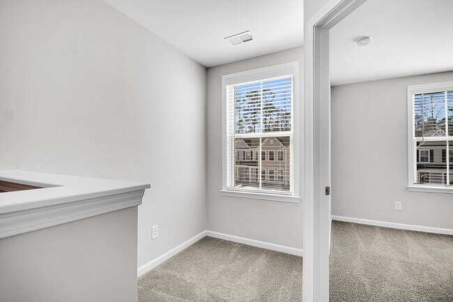 Building Photo - 482 Green Fern Dr