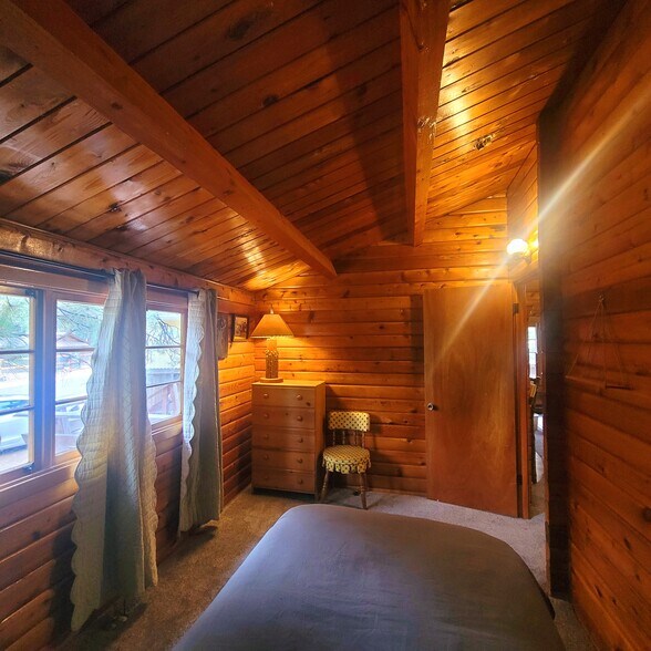 Building Photo - 332 Cedar Ln