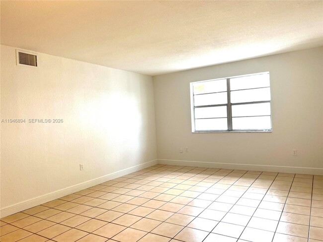 Building Photo - 17255 SW 95th Ave