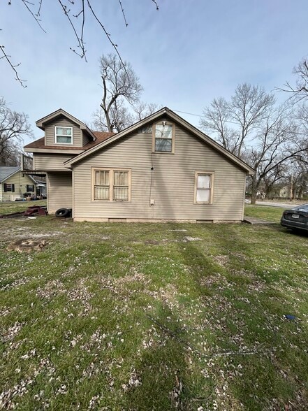 Building Photo - 61 S 49th St