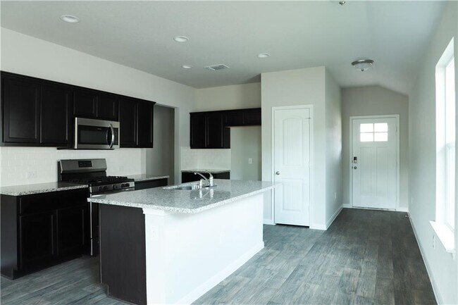 Building Photo - 13812 Levy Ln