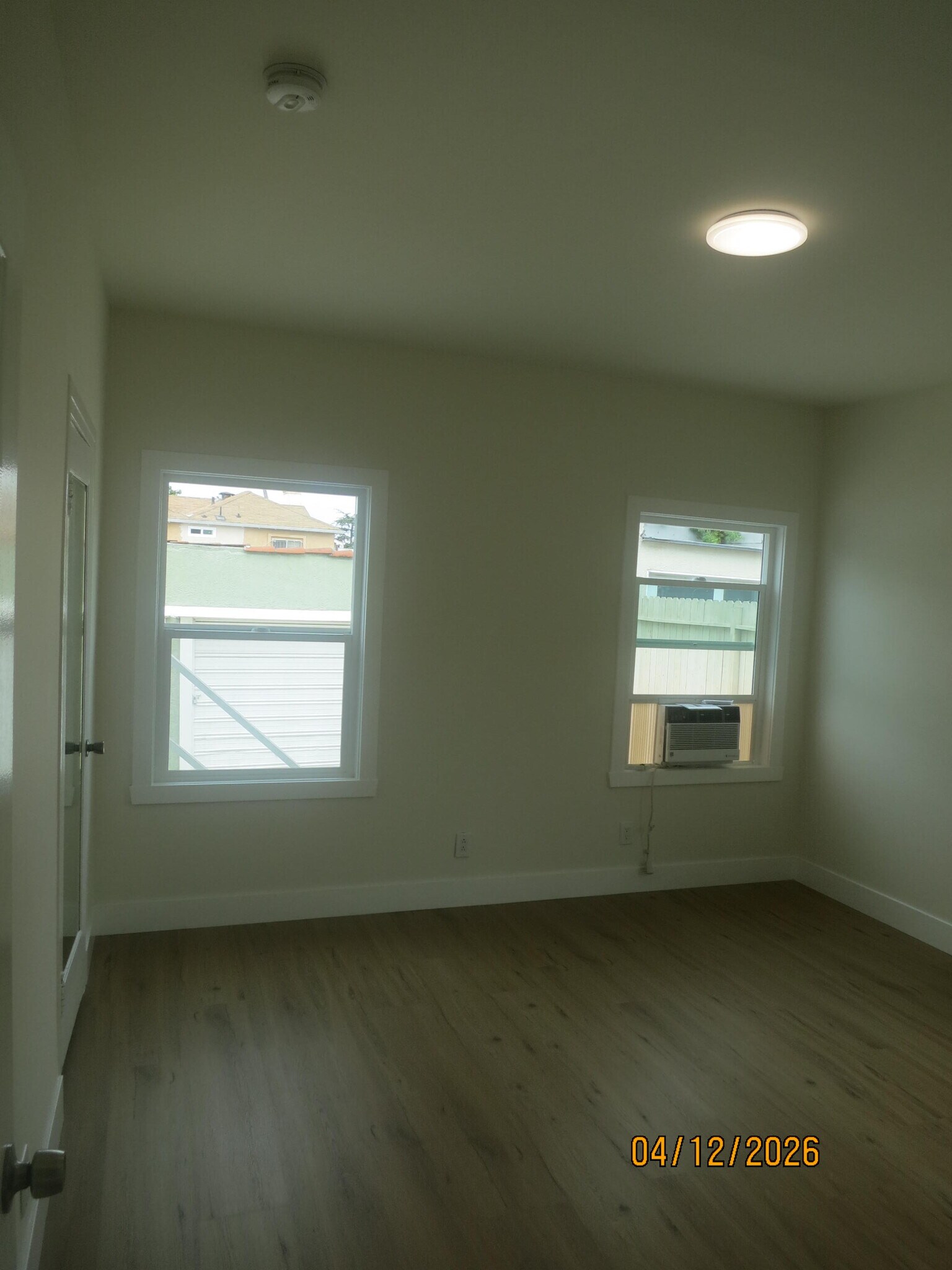 Building Photo - 2045 S Harcourt Ave