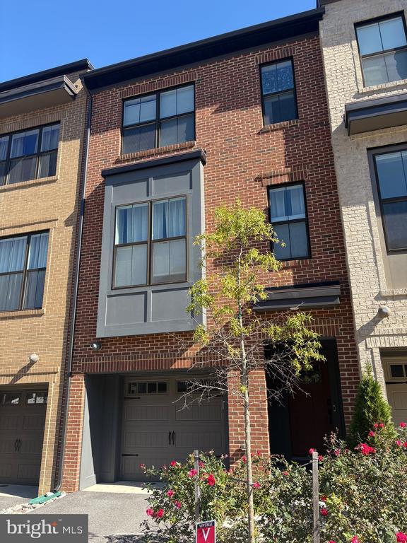 Building Photo - 5509 Valmarana Way