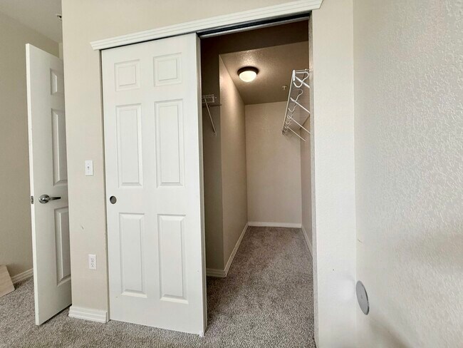 Building Photo - 9434 Ashbury Cir