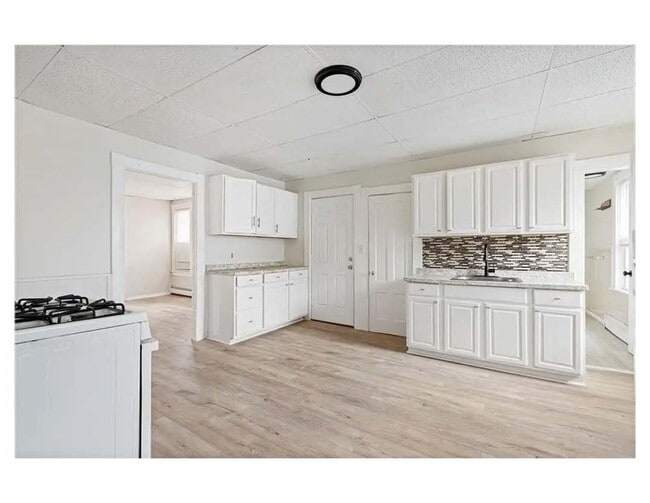 Building Photo - 411 Rathbun St