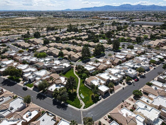 Building Photo - 17467 N Sunset Trail